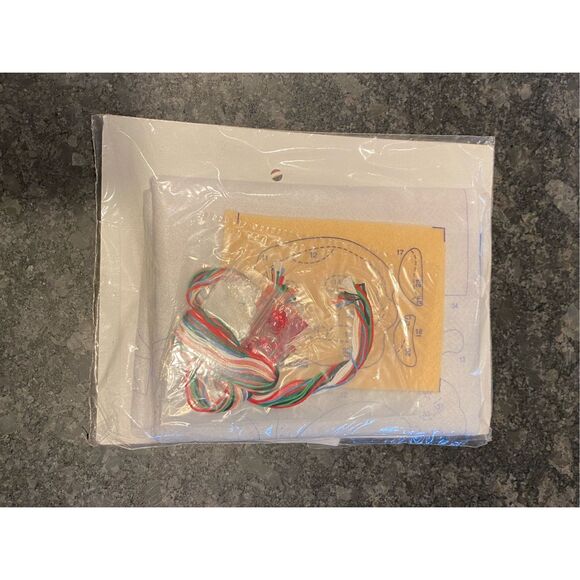 VINTAGE BUCILLA SANTA FACE GALLERY OF STITCHES CHRISTMAS STOCKING KIT 33507 1995 - Picture 4 of 9